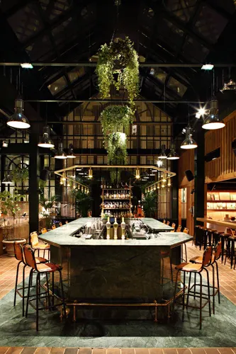 Eugène Eugène Restaurant Bar Puteaux