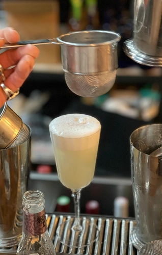 Le Neuvième Sauvage Restaurant Bar Paris
