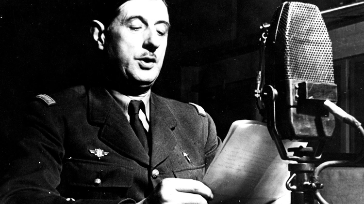 LA GUERRE DES ONDES. LONDRES, PARIS, VICHY (1940 - 1944)