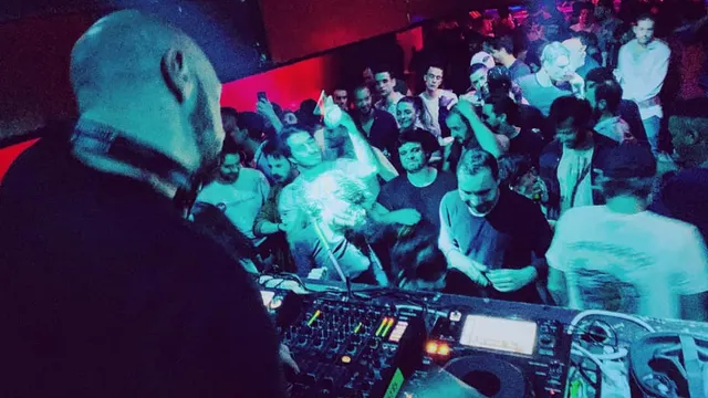 AFTER De LUXE - ADIBU & Guest