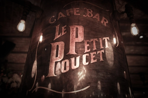 Le Petit Poucet Restaurant Bar Paris
