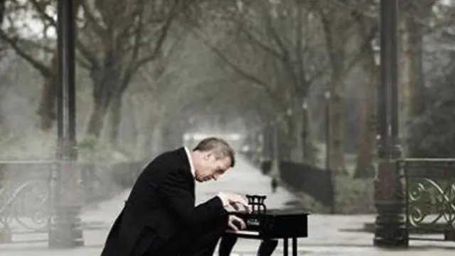 Hugh Laurie
