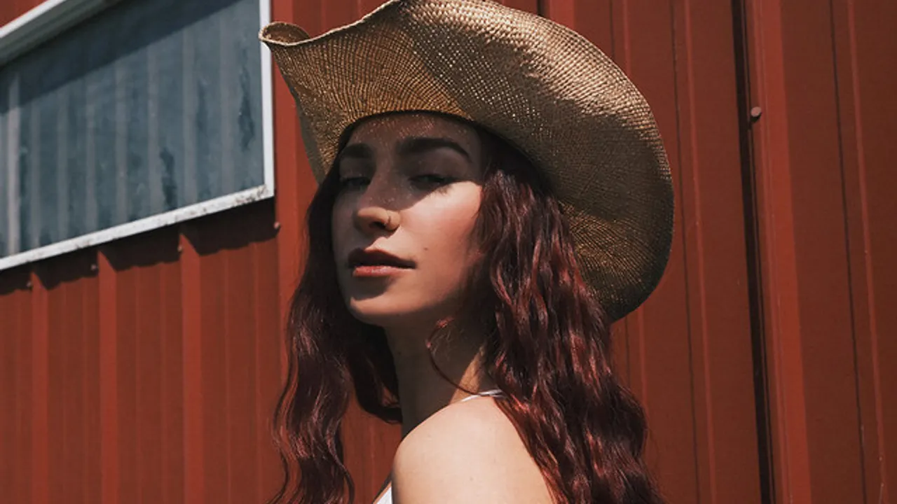 Anna Graves « America's Greatest Burnout Tour »