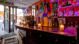 HAPPY HOURS 23H & TAPAS