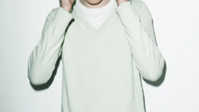 TOM VEK