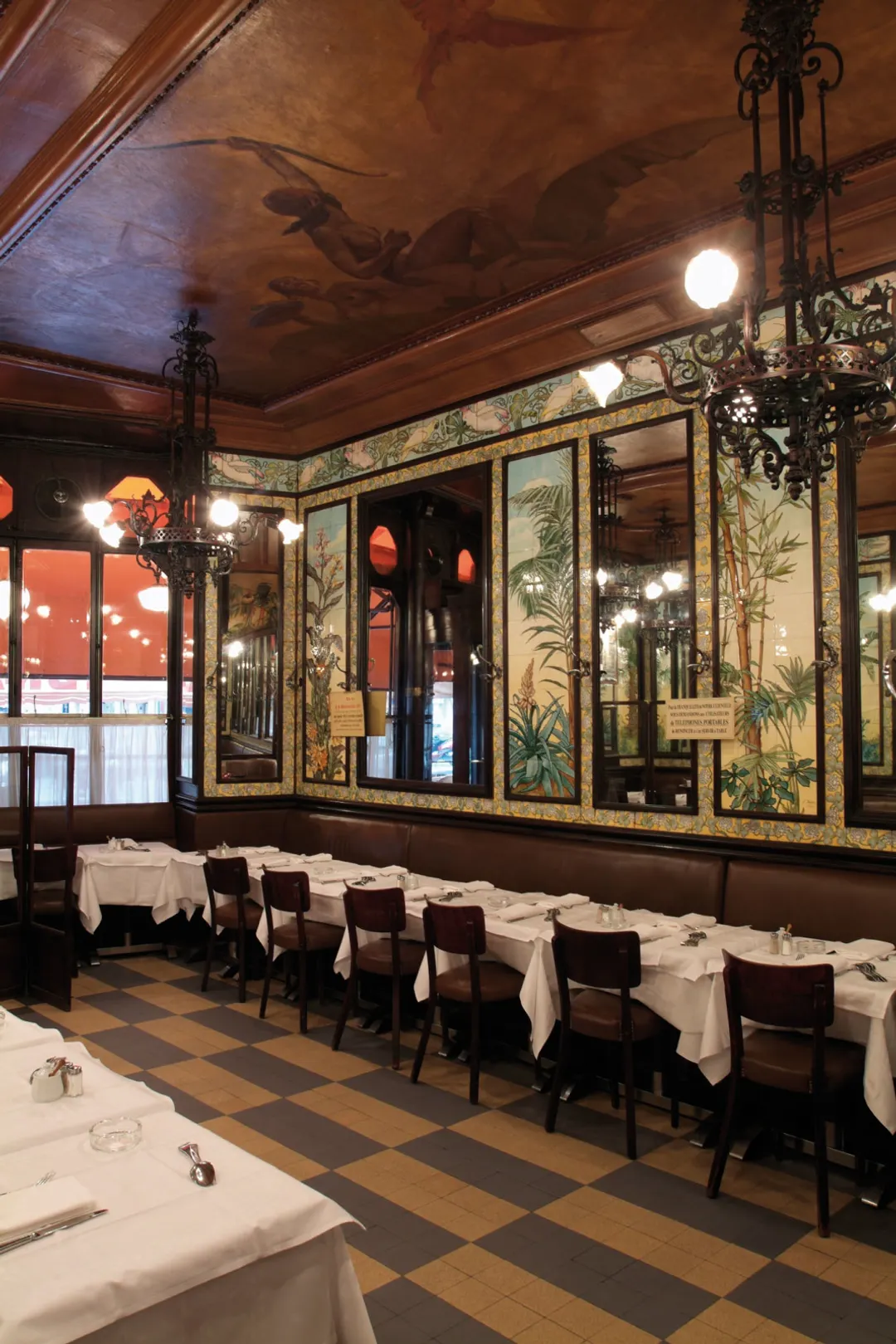 Brasserie Lipp Restaurant Paris
