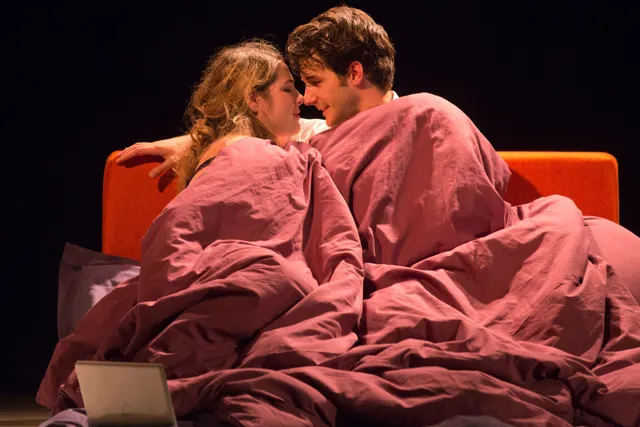 Une pièce Énorme au Théâtre de Paris