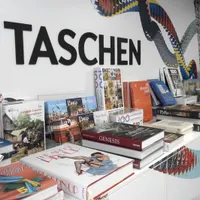 Taschen pop-up store