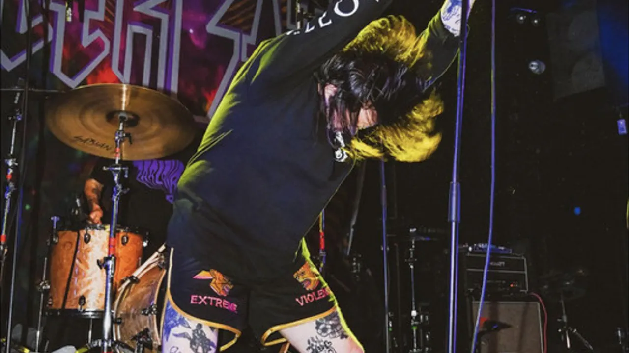 Cancer Bats: Signing