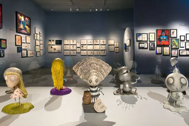Tim Burton et ses créatures ensorcèlent la Cinémathèque de Paris