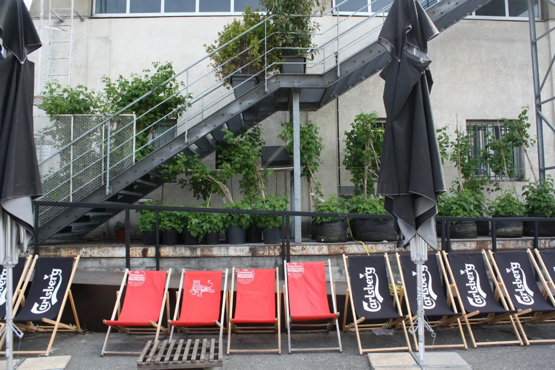 Ground Control Restaurant Bar Paris