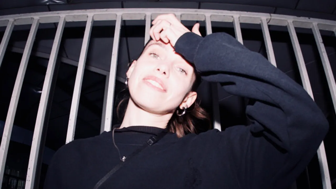 Gs: Rezzett, Sky H1, Tati Au Miel, House On The Strand
