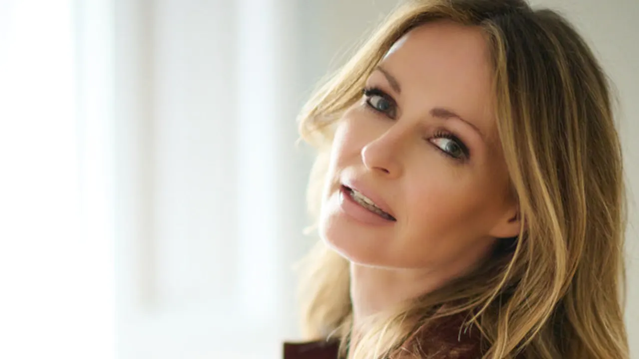 SHARON CORR