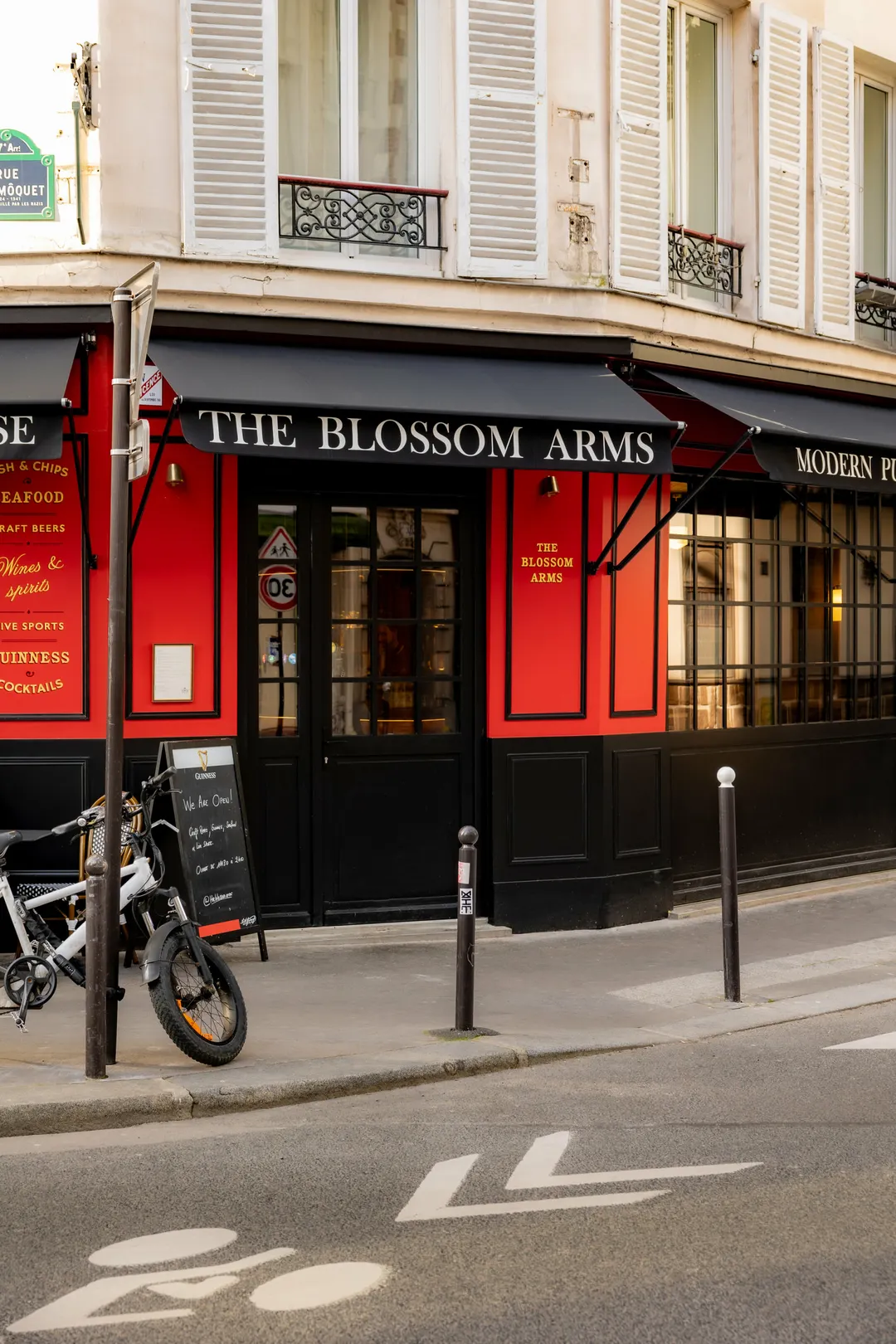The Blossom Arms Restaurant Bar Paris