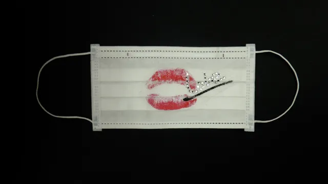 We love Japan. 100 masques pour le Japon