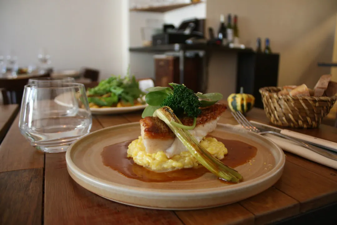 Aux Plumes Restaurant Paris