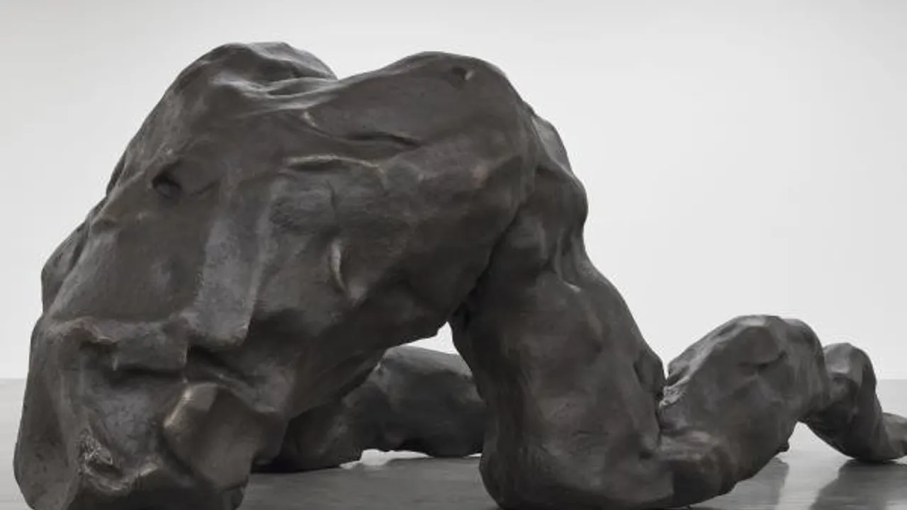 Tracey Emin sur le parvis des Droits-de-l'Homme