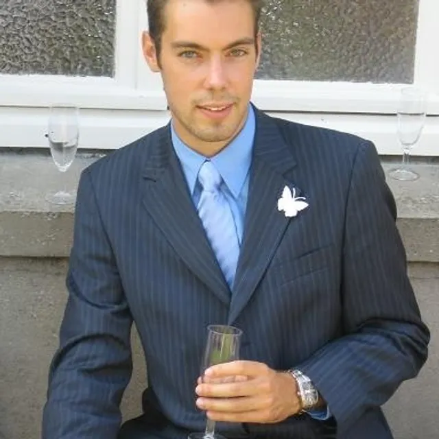 Damien L