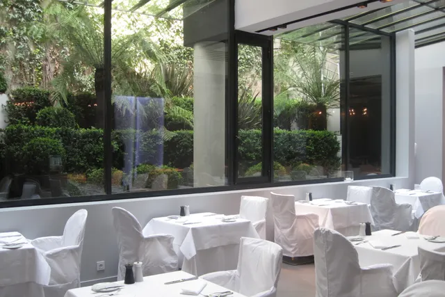 La Table du Huit, au coeur de la verdure