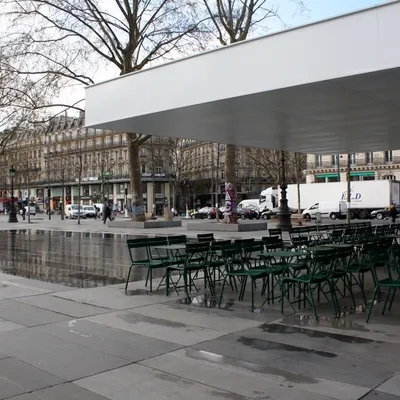 Café Fluctuat Nec Mergitur : spot bien placé, avis mitigé