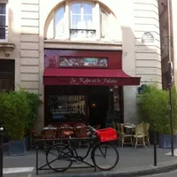 La Robe et le Palais