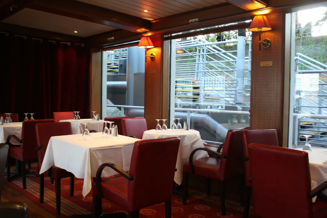 Le Capitaine Fracasse Restaurant Paris