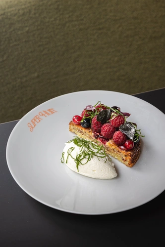 Super Huit Restaurant Paris