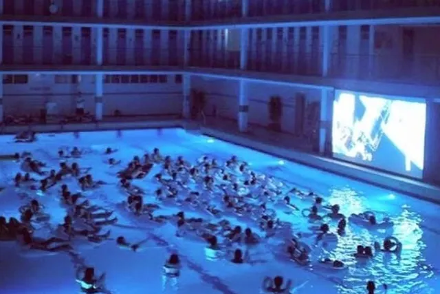 Paris fait son cinéma à la piscine Pontoise : tous à l'eau pour La Vie aquatique !