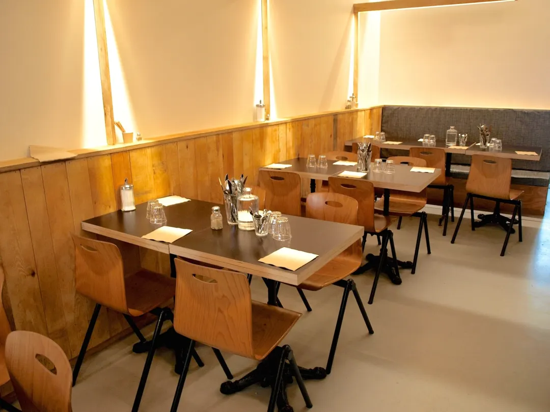 FAB - French American Bakery Restaurant Shop Paris