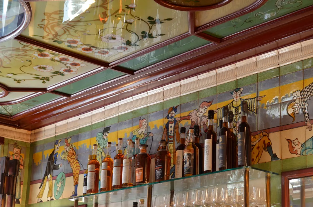 Clown Bar Restaurant Bar Paris