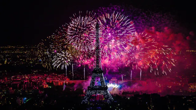 AFTERWORK SPECIAL 14 JUILLET FEU D' ARTIFICE TERRASSE BATEAU BBQ