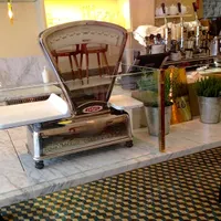 La Petite Table
