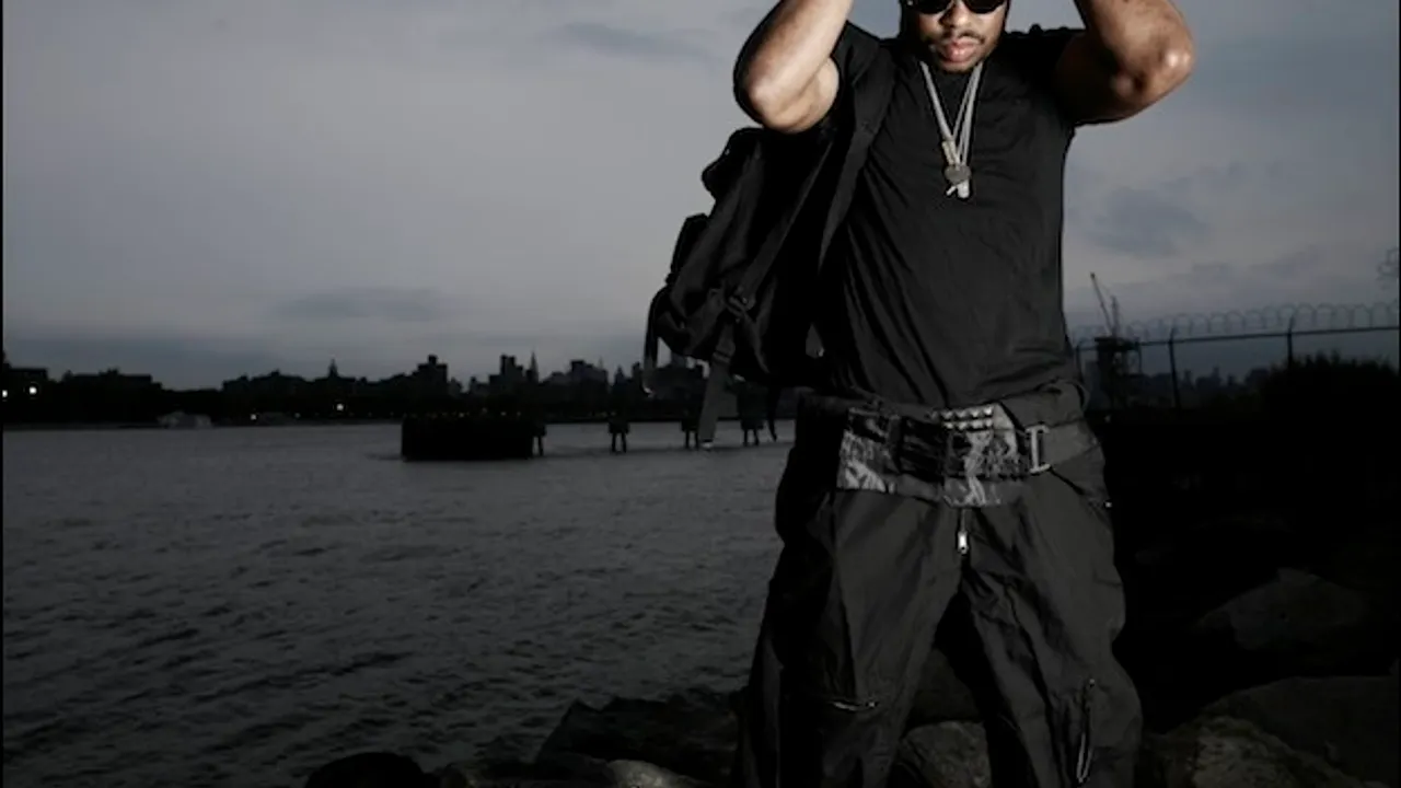 RAHEEM DEVAUGHN WITH LIVE BAND