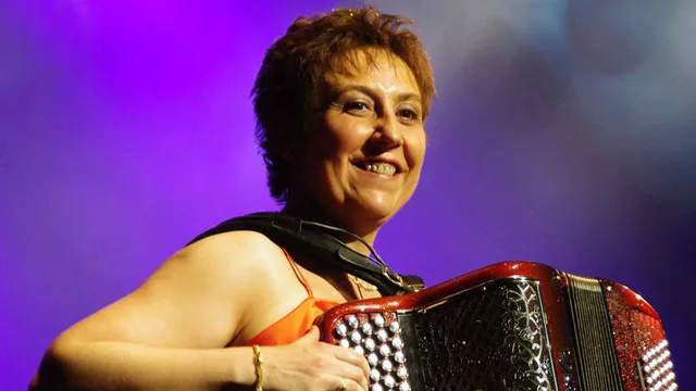 SYLVIE PULLES