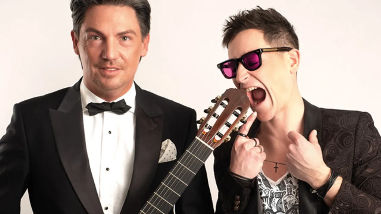 Café Del Mundo: GuitaRevolution
