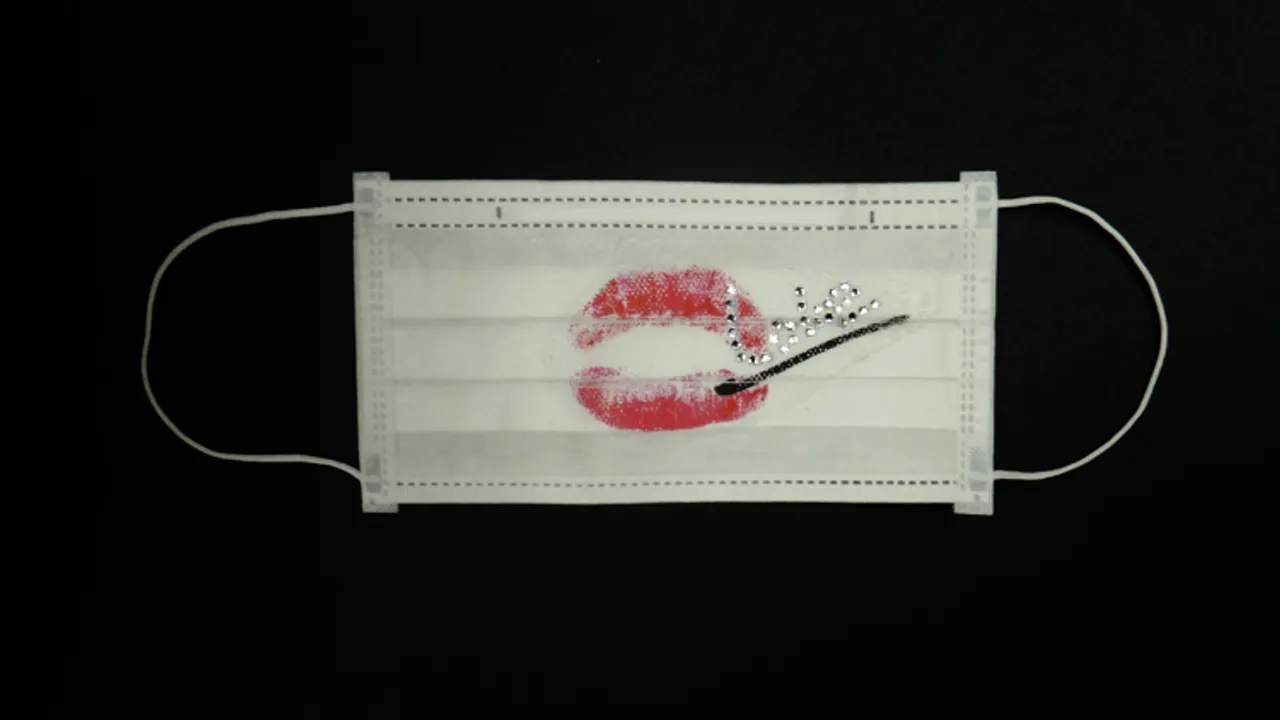We love Japan. 100 masques pour le Japon