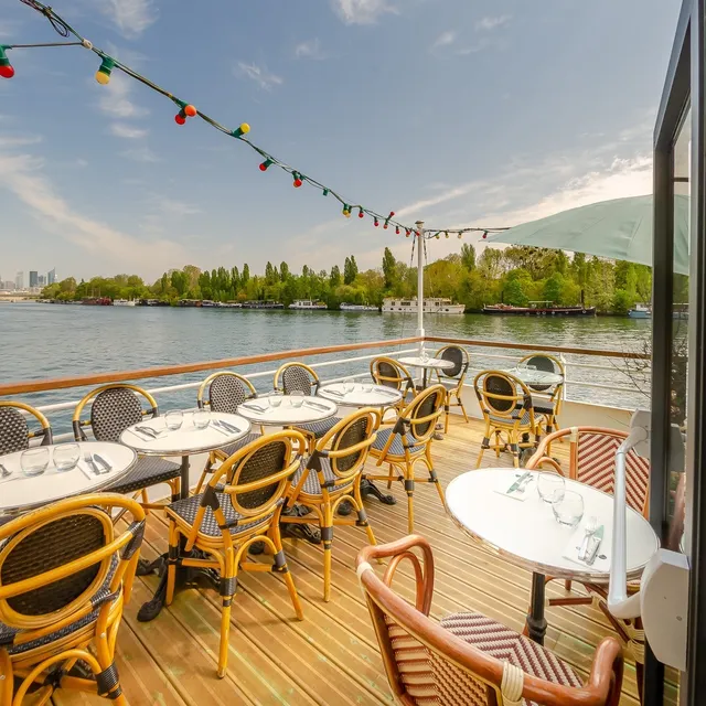 Brasserie Aqua - Restaurant au bord de l'eau