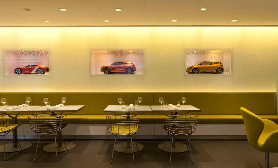 Le Défilé Renault Restaurant Galerie d'art Paris