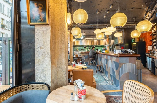 Le Neuvième Sauvage Restaurant Bar Paris
