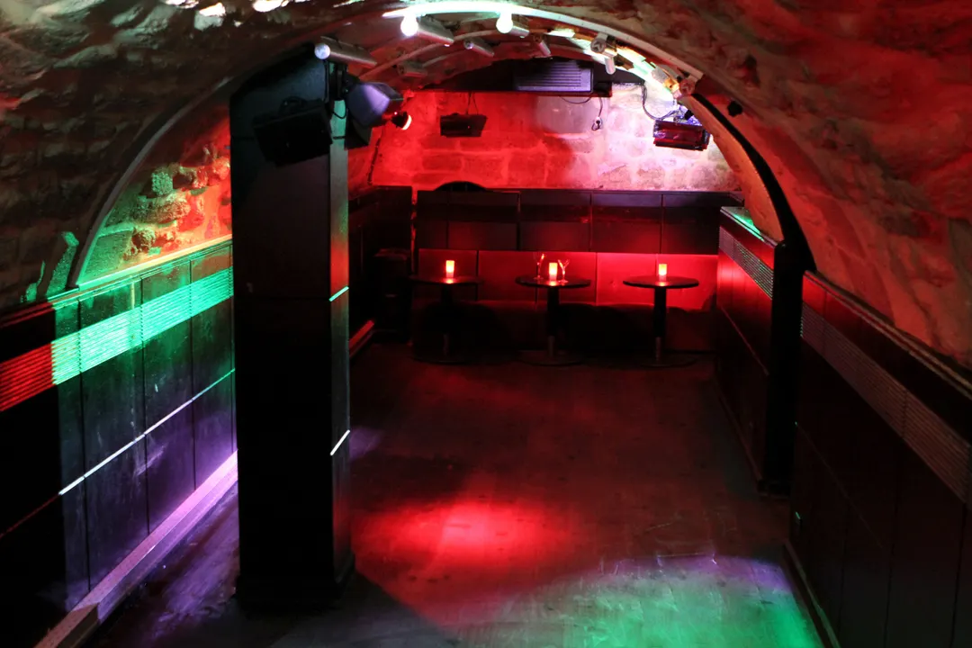 Le Cap Rouge Bar Paris