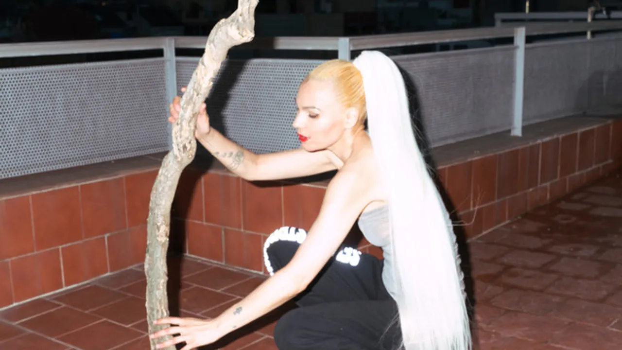 Aïsha Devi, lil replica, leisure fm