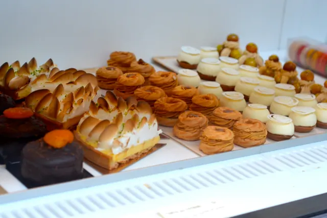 Acide : salon de thé et restaurant à desserts