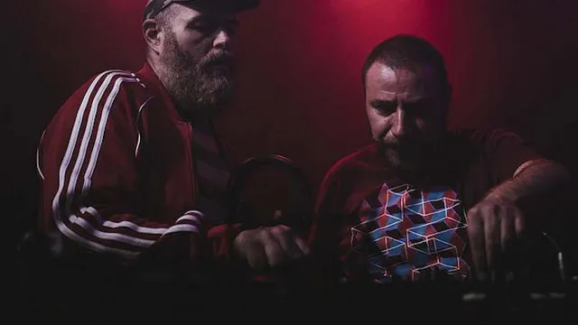 Deux Chevaux w/ Front de Cadeaux, DJ Bisou & Toirabat