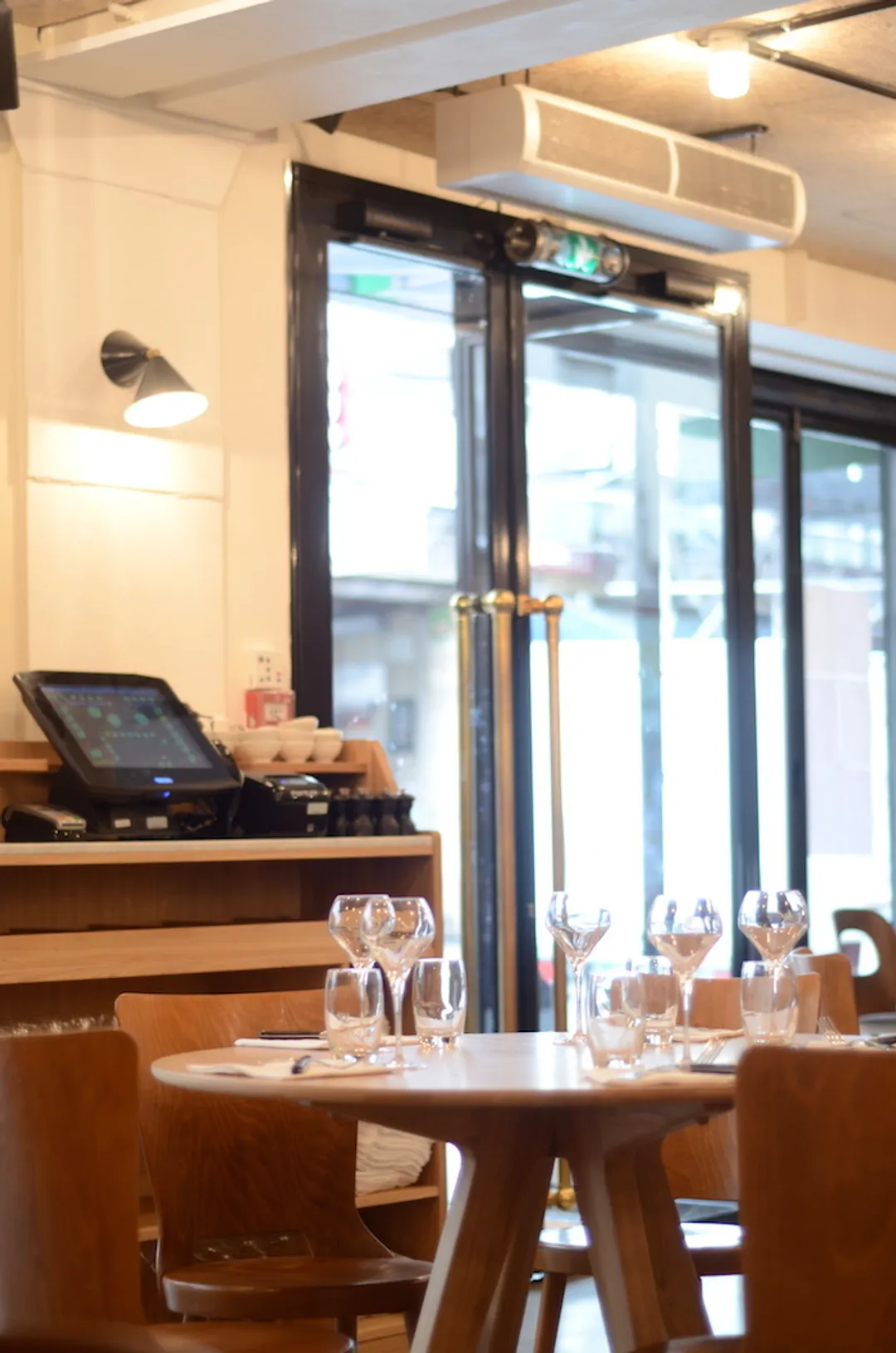 Le 52 Faubourg Saint Denis Restaurant Paris
