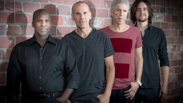 YELLOWJACKETS