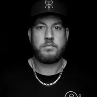 Benny L