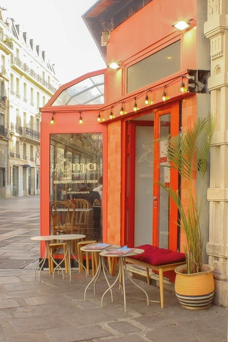 Oma Beaurepaire Restaurant Paris