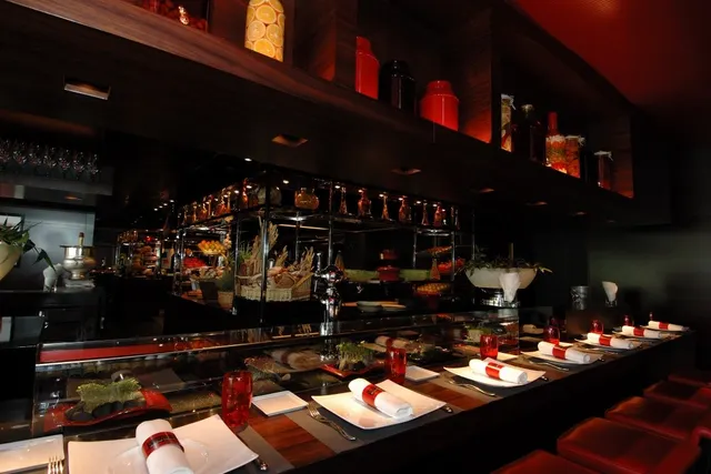 L'Atelier Joël Robuchon, le deux étoiles qui sert au comptoir