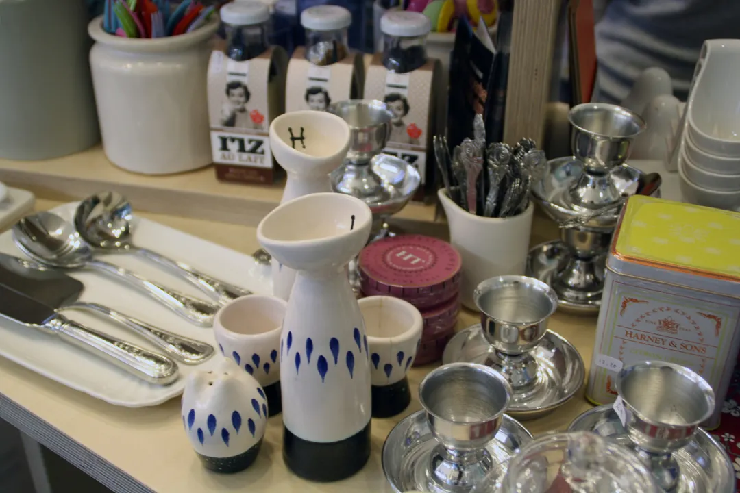 Bonjour Le Marais Restaurant Shop Paris