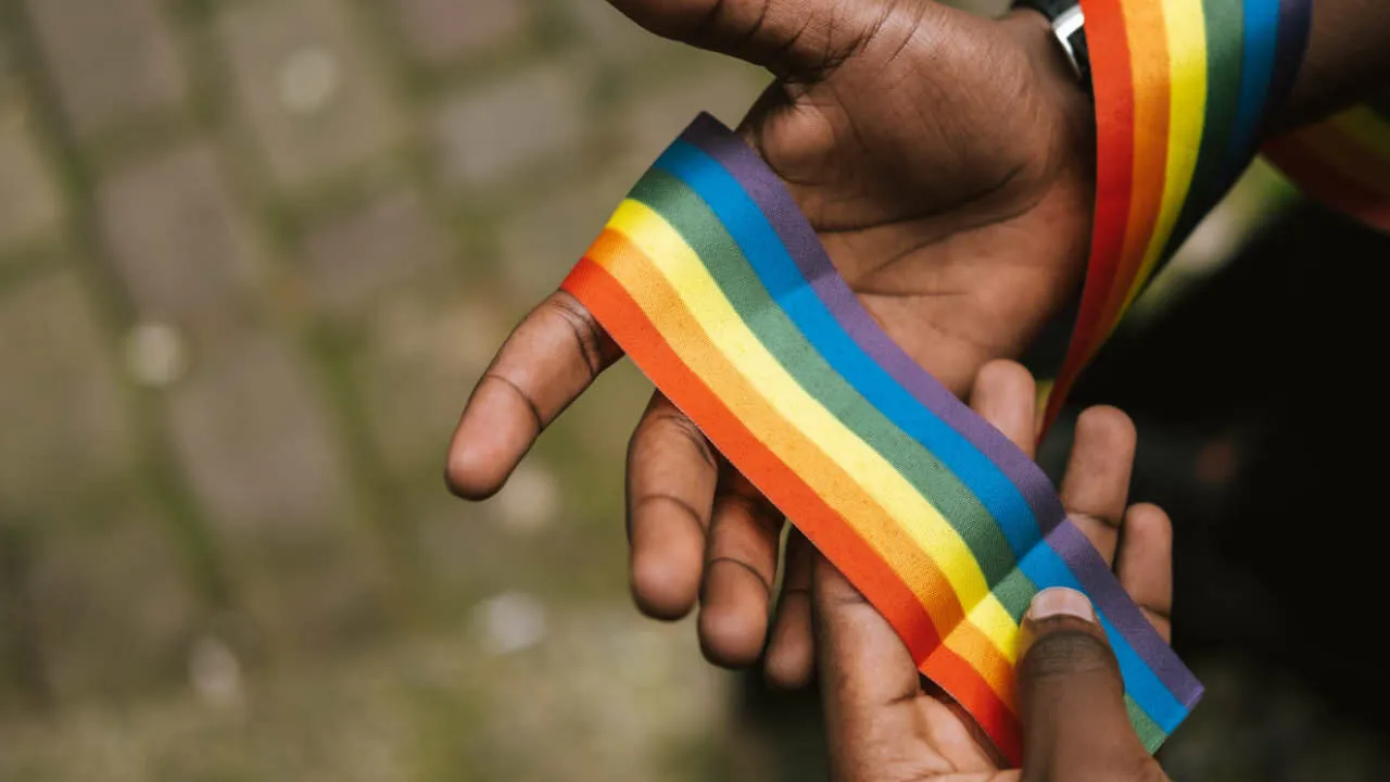Vers une dépénalisation universelle de l’homosexualité